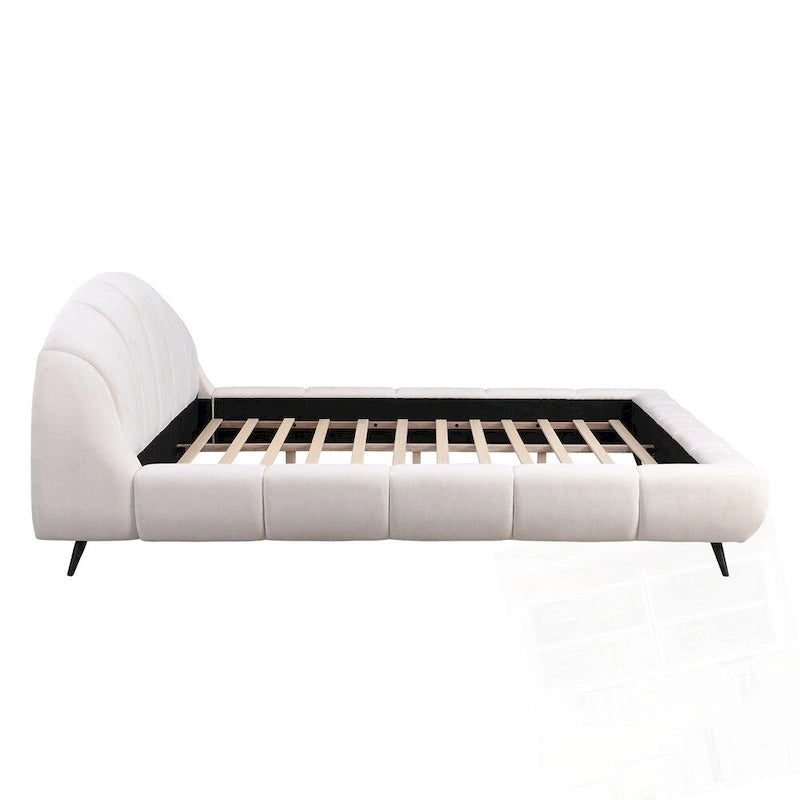 Cama de plataforma king estofada em chenille, com cabeceira em forma de concha