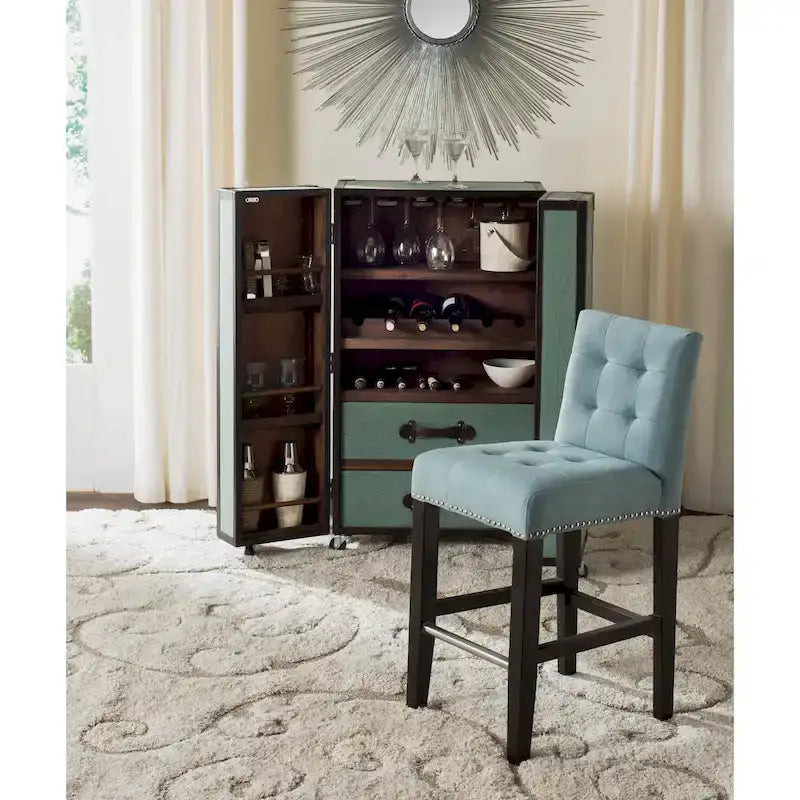 Krémová barová židle k pultu s prošíváním a nohami z březového dřeva