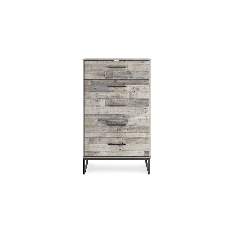 Commode blanchie à la chaux avec poignées couleur étain