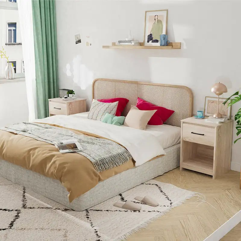 Houten nachtkastje met lade en open opbergplank
